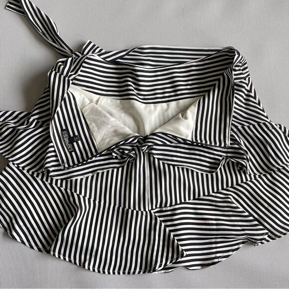 EXPRESS Striped Ruffled Mini Skirt Women’s Size 10 - Picture 6 of 7